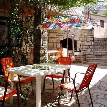 Apartamento In Mit Terrasse, Garten Und Grill Novi Vinodolski