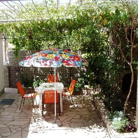 Apartamento In Mit Terrasse, Garten Und Grill Novi Vinodolski